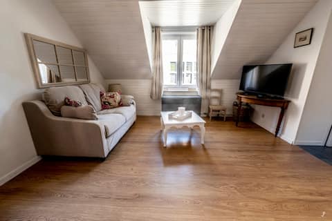 Successful Airbnb property: Les 3 Chapeaux (Le Melon) 2-Star Urban Micro-Cottage in Dinant