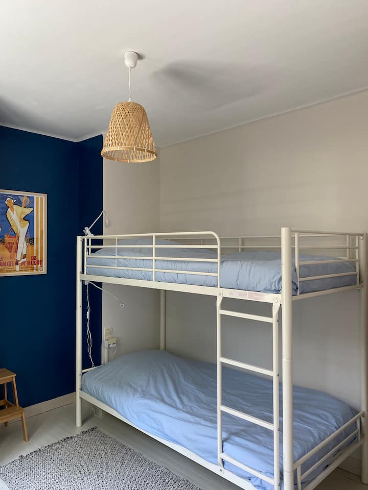 Bustani /chumba cha kijani na vitanda vya bunk 90 x 190 cm