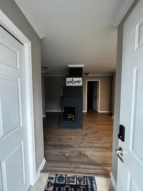 Modern 3 bedroom ranch house/5 min from UD