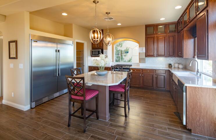 LuxVegas 5-Star Model Home w/ Pool Table & Balcony gallery image 5