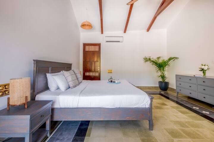 Bedroom 1 image 2