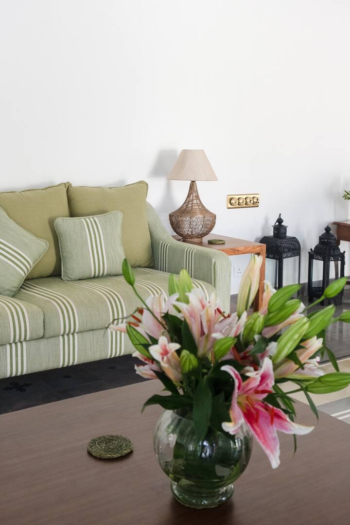 Living room image 6