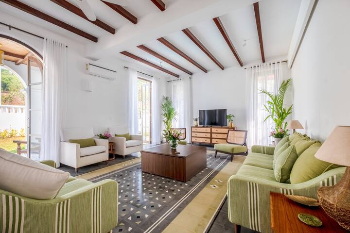 Living room image 1