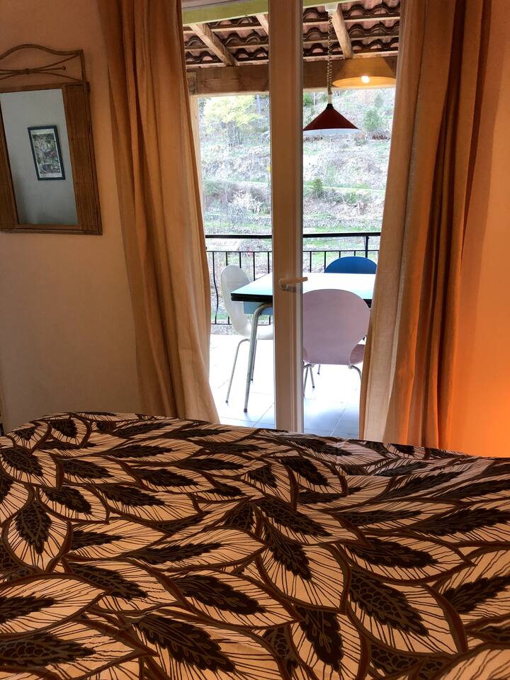 საძინებელი 1