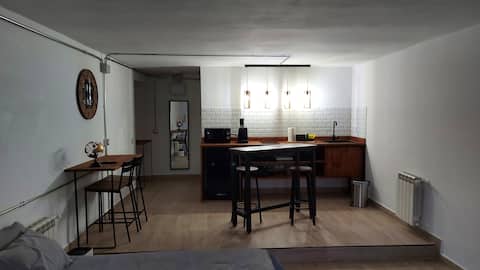Lovely home, cozy corner in el Bosque, Madrid.