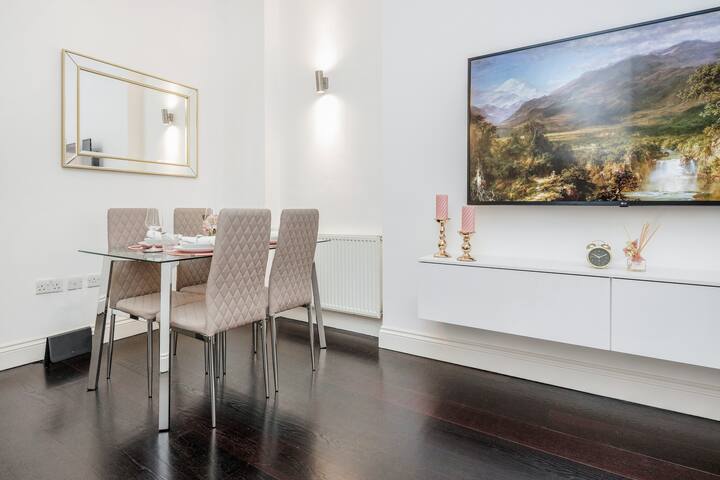 Spacious 2BR Townhouse Pavilion Road gallery image 2