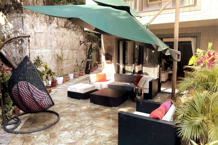 Spacious 4 bedroom Lamma home surrounded by nature gallery image 4