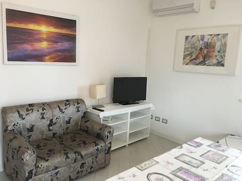 Proprietà Airbnb di successo: Casa Sole - 2/4 people NEW! Large veranda, Central a Monopoli