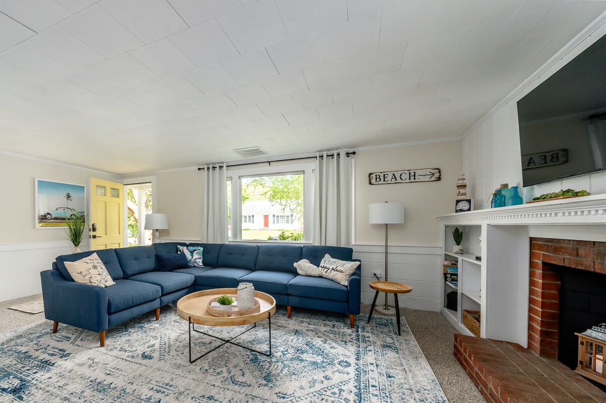 Top performing Airbnb: Bay Dream Believer-Steps to Colonial Acres Beach! in West Yarmouth