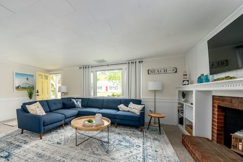 Top performing Airbnb: Bay Dream Believer-Steps to Colonial Acres Beach! in West Yarmouth