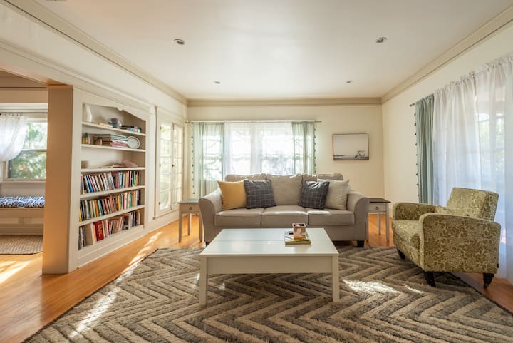 Prime Los Feliz Craftsman 2/1 Bungalow Home - Los Angeles, CA