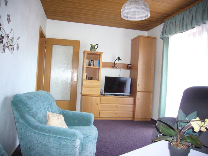 Komfort. Eingerichtete Ferienwohnung Am Waldrand - Waischenfeld