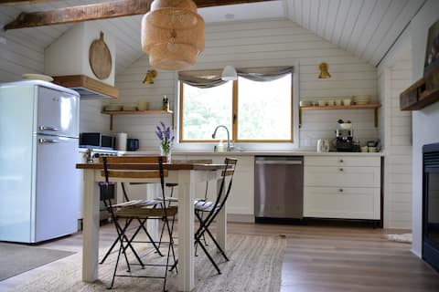 Hopkins Scandinavian Simplicity Entire House