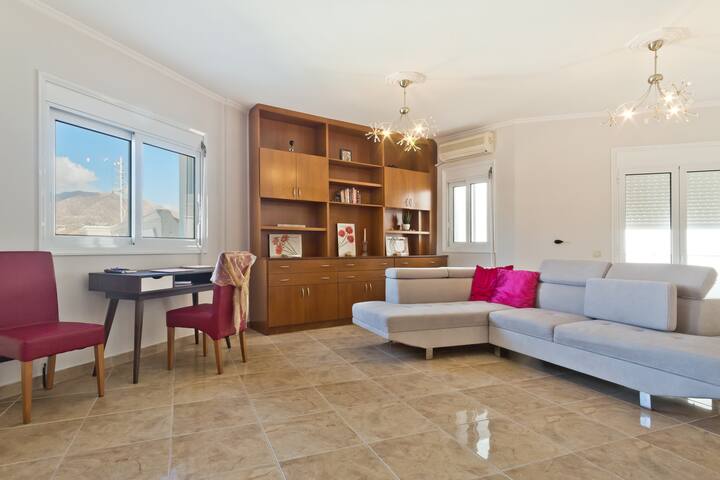 Crystal Chateau: Μaisonette above the sea gallery image 3