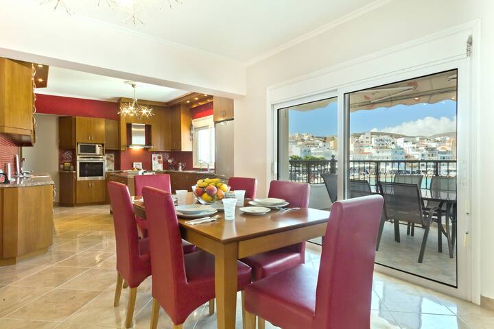 Crystal Chateau: Μaisonette above the sea gallery image 2