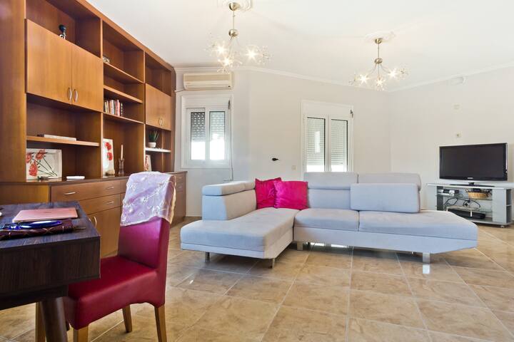 Crystal Chateau: Μaisonette above the sea gallery image 4