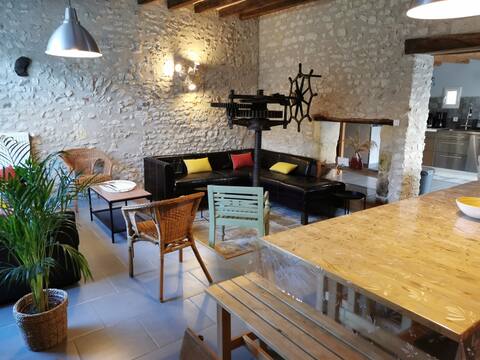 Le Petit Villeneuve – Le Pressoir 8p Gîte