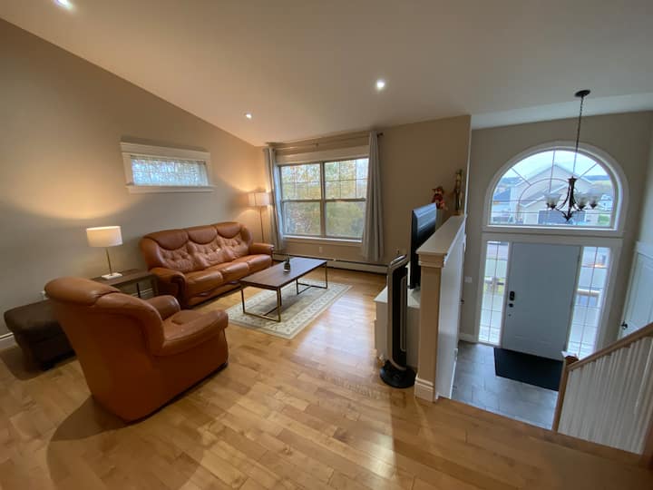 Charming Overlook House In Stratford W/ 3 Bedrooms - 샬럿타운