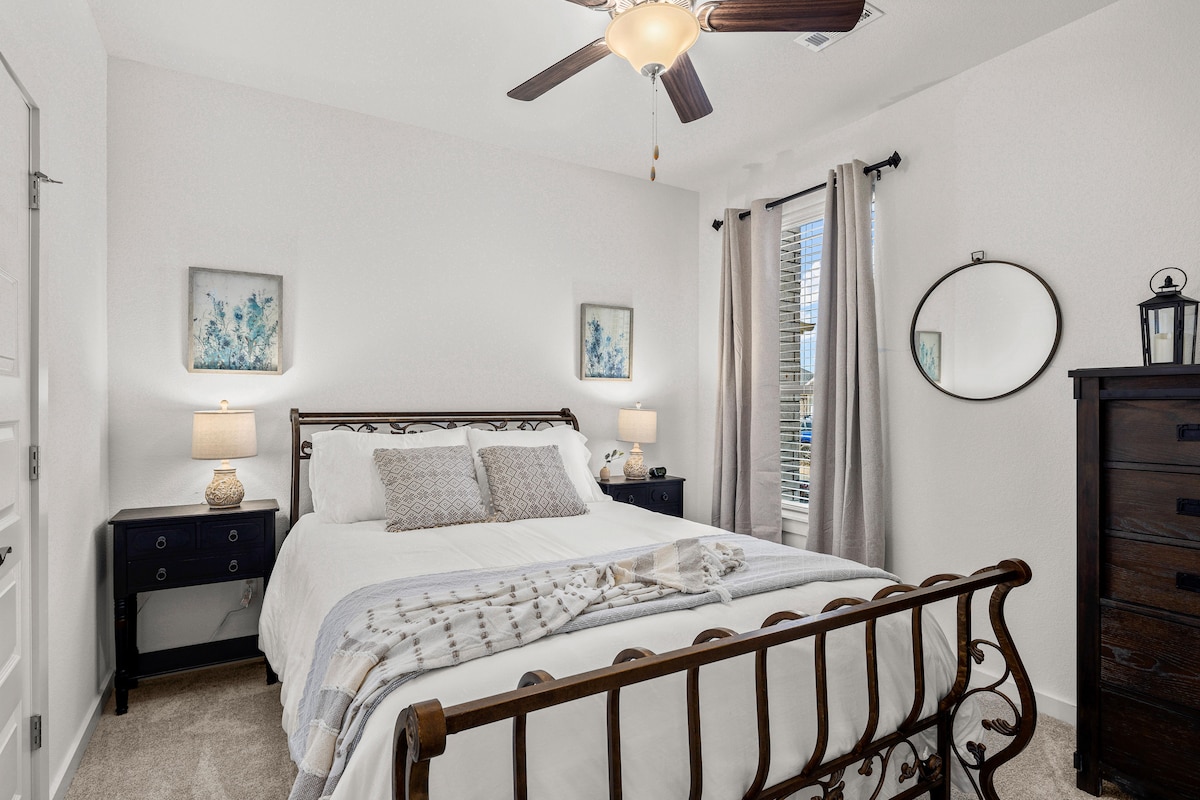 "โปรดของผู้เข้าพัก" ห้องนอนควีนไซส์อบอุ่น