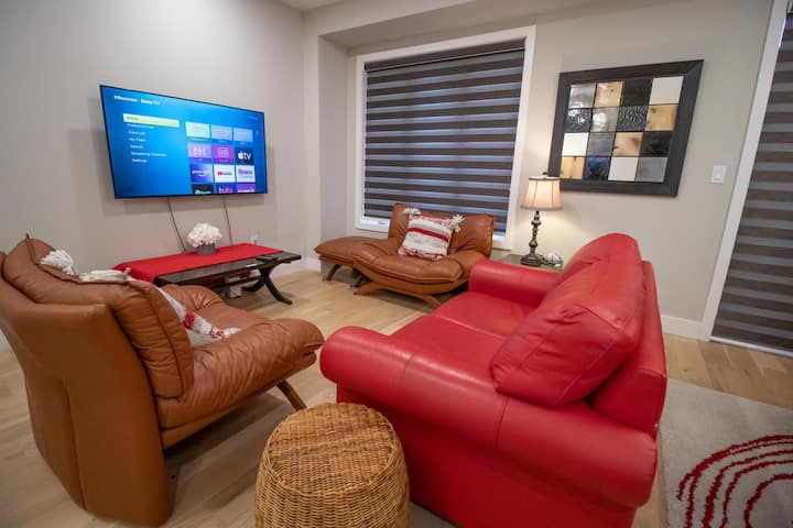 Exceptional Townhome Sleeps 8 - 3qb, 2 Dbles, Fiber Wi-fi, Free Parking - London