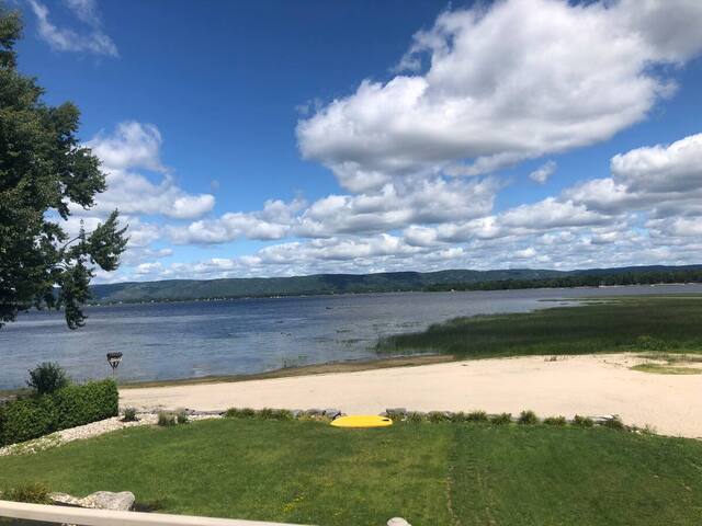 Beach Front in Constance Bay with Hot Tub gallery image 4