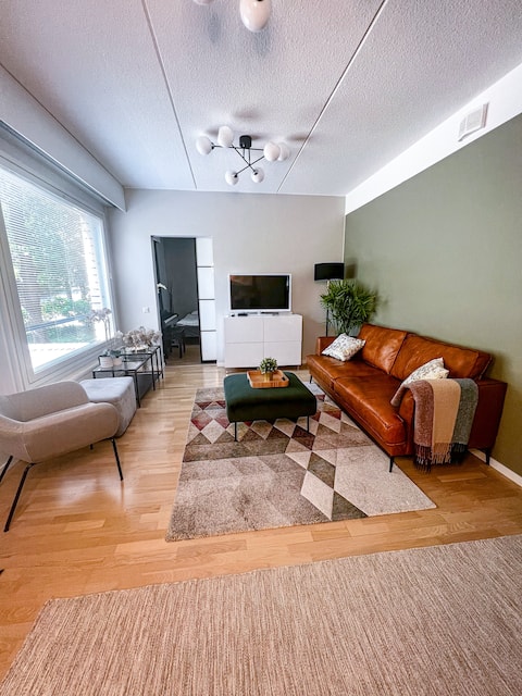 Top performing Airbnb: Lovely 1-bedroom apartment with patio and sauna in Tampella