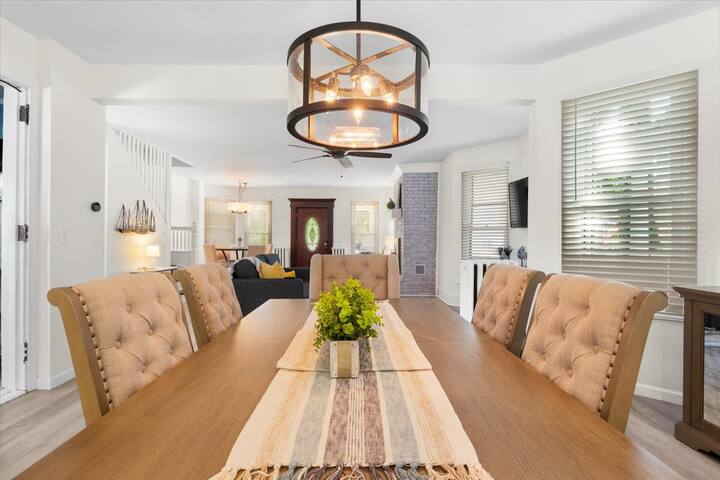 3br 3ba & 2 Kitchens! Just steps to beach and park gallery image 3