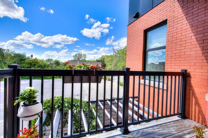 Luxury home in the heart of the Mile-End gallery image 4