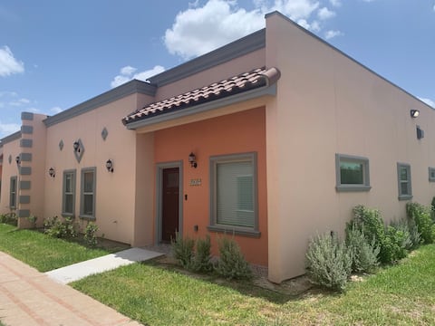 Modern 3-bedroom Townhome with community pool