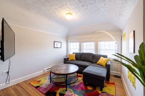 The Graffiti Artist:  A remodeled 1-bedroom suite