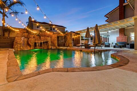 A Lovely Home with a piece of PARADISE!