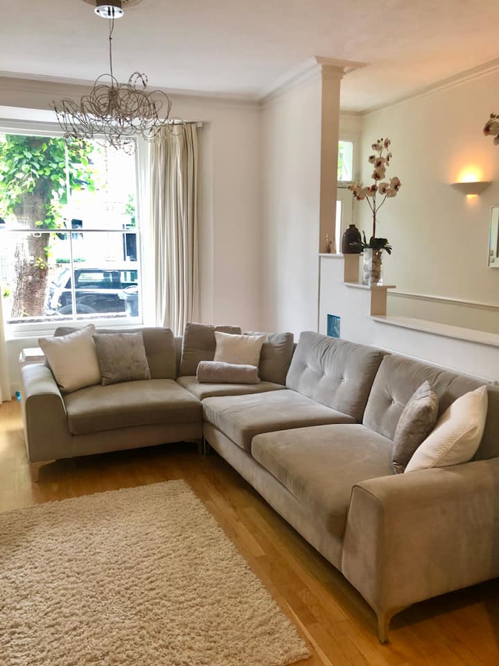 Lovely Three Bed Chiswick Townhouse With Garden - Londres