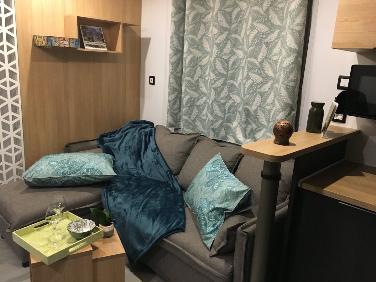 dhomë ndenjjeje e brendshme - hapësirë ndenjjeje