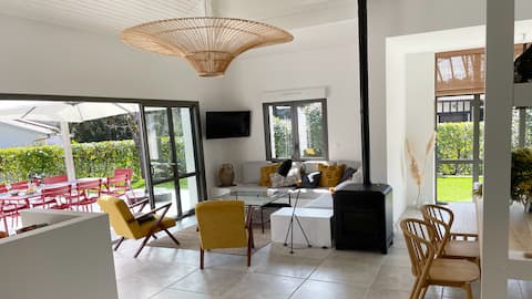 Annonce Airbnb populaire: VILLA with pool near downtown HOSSEGOR à Capbreton