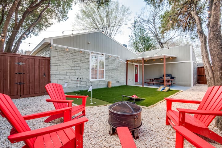 Sleeps 20+•FIFA HQ•Backyard Oasis•DAL airport•UTSW