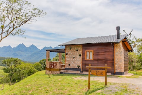 Camellia Cabin  Jacuzzi overlooking mountains