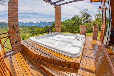 Cabana Camélia  Jacuzzi overlooking mountains