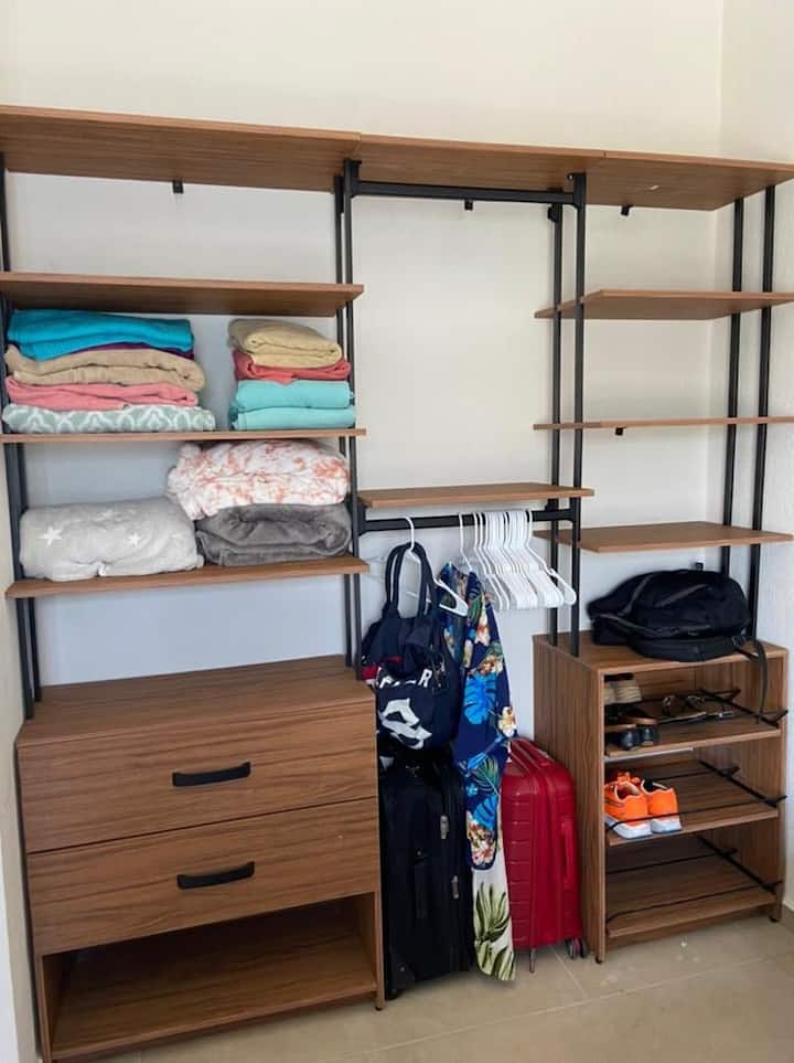 Mapokezi ya kabati ya nguo