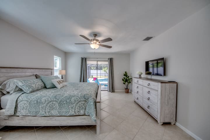 Главна спалня с суперголямо двойно легло