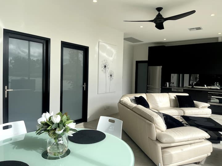 Tobalong Couples Retreat At White Sands - Murray Bridge