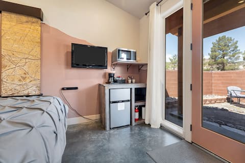 Popular Airbnb listing: River Rock Studio with Fountain, 20 min. to Zion in Virgin