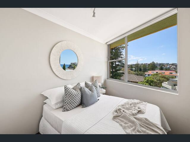Beachfront in Manly- Sea Dreams-2 Bedroom gallery image 5