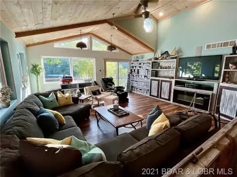 Lake Getaway - Sleeps 12 - includes boat slip