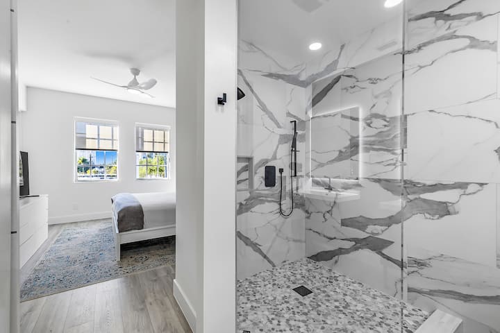 Master Suite - large walk-in Shower