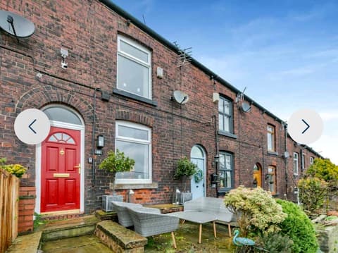 Top performing Airbnb: Duck Cottage beautiful views countryside/village in Greater Manchester