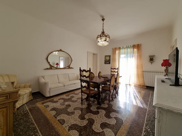 youRoominGenoa managed Airbnb listing 3