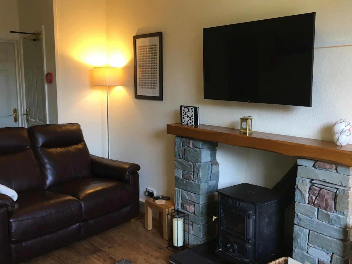 Successful Airbnb property: Lovely central Grasmere apartment private parking in Lakes