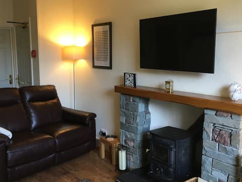 Successful Airbnb property: Lovely central Grasmere apartment private parking in Lakes