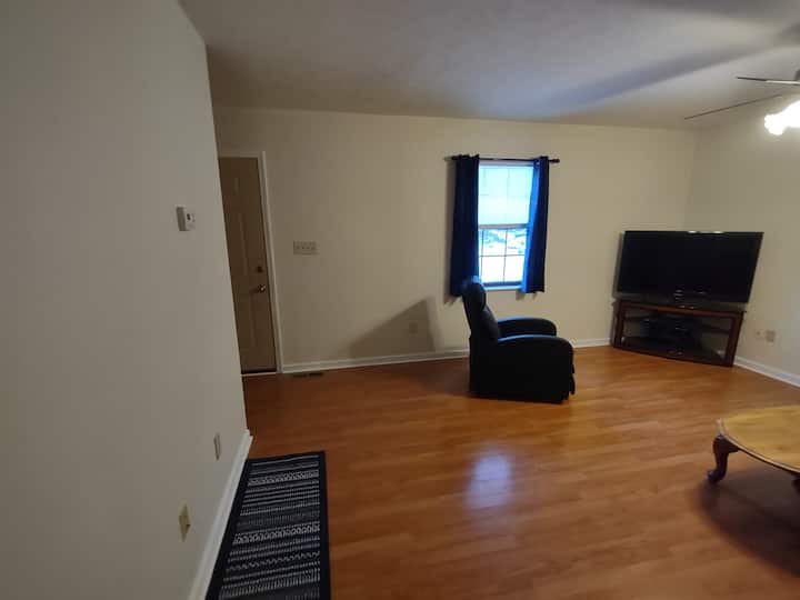 Comfortable And Convenient! 2 Bedroom W/ Garage - 莫里斯敦