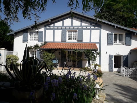 Gîte Secat de Garderes Rental with hot tub